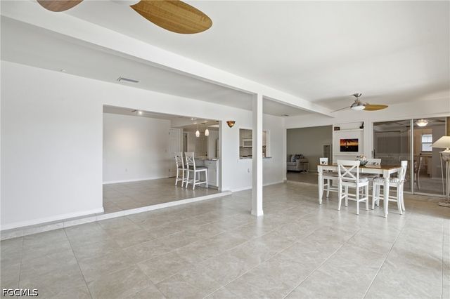 4933 Triton CT W, Cape Coral, FL 33904