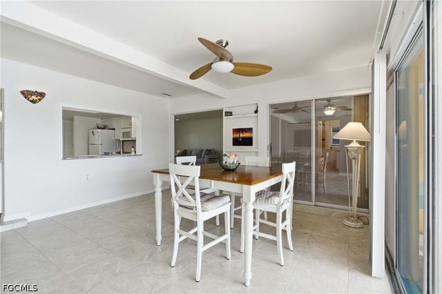 4933 Triton CT W, Cape Coral, FL 33904