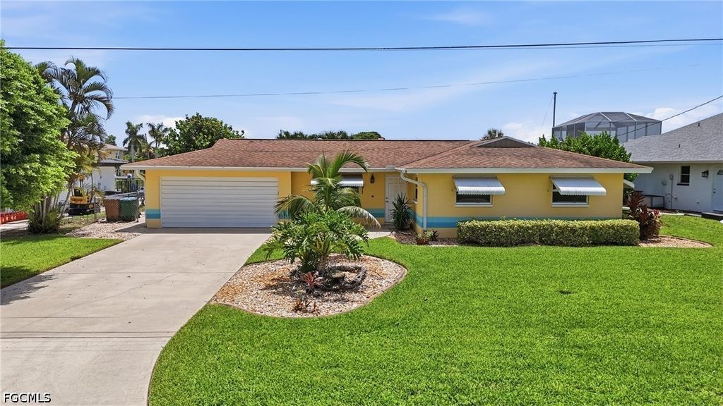 4933 Triton CT W, Cape Coral, FL 33904