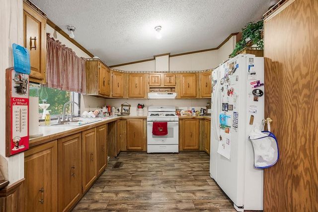 807 Chestnut Street, Greenwood, MO 64034