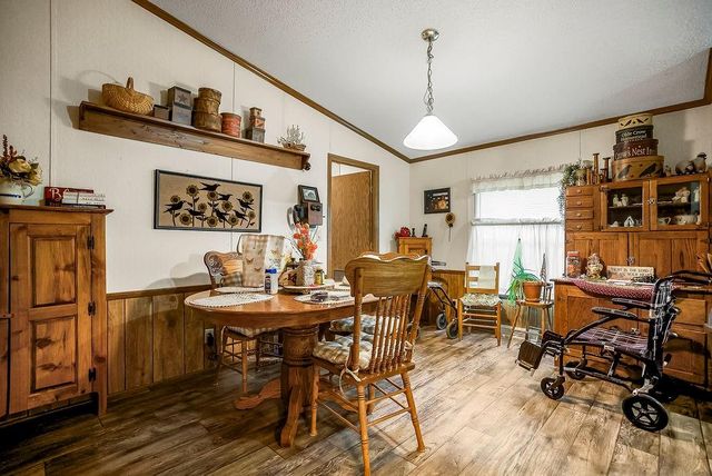 807 Chestnut Street, Greenwood, MO 64034