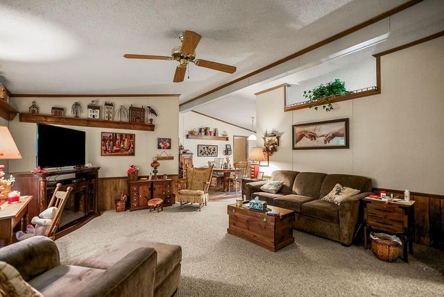 807 Chestnut Street, Greenwood, MO 64034