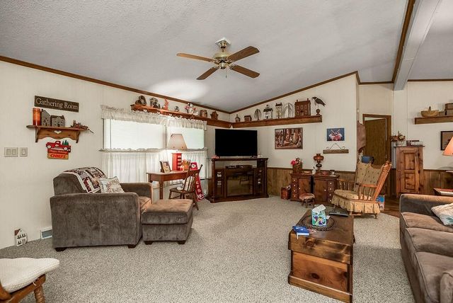 807 Chestnut Street, Greenwood, MO 64034