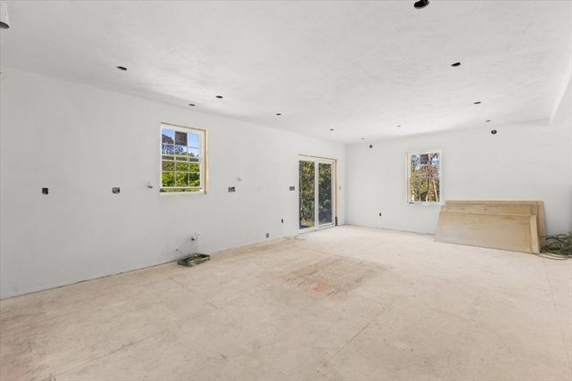 505 N Central St, East Bridgewater, MA 02333