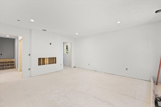 505 N Central St, East Bridgewater, MA 02333