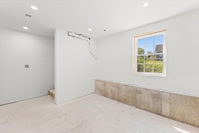 505 N Central St, East Bridgewater, MA 02333