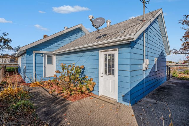 1100 Harvey Street, Muskegon, MI 49442