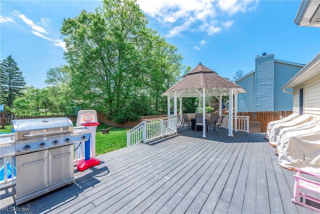 3752 Sandlewood Drive, Brunswick, OH 44212