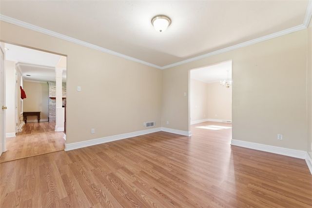 2346 Nicholson Rd, Franklin Park, PA 15143