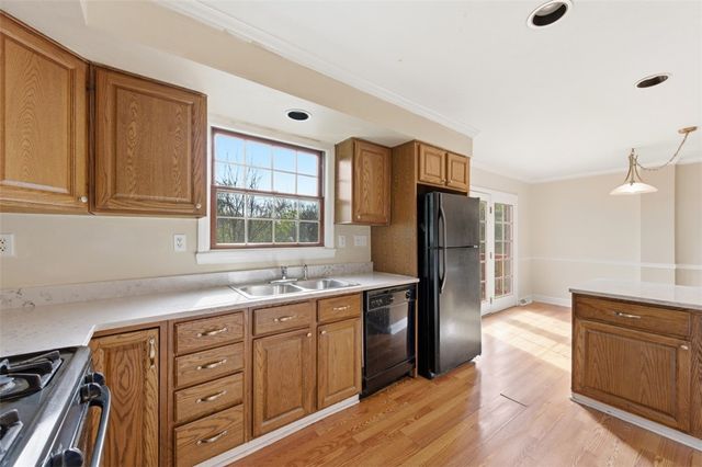 2346 Nicholson Rd, Franklin Park, PA 15143