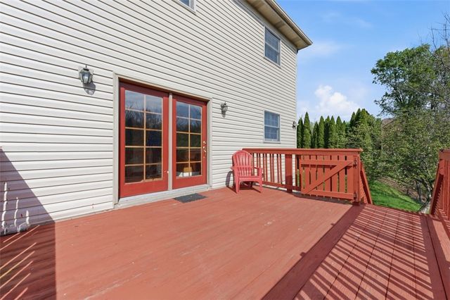 2346 Nicholson Rd, Franklin Park, PA 15143