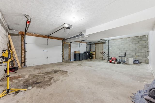 2346 Nicholson Rd, Franklin Park, PA 15143