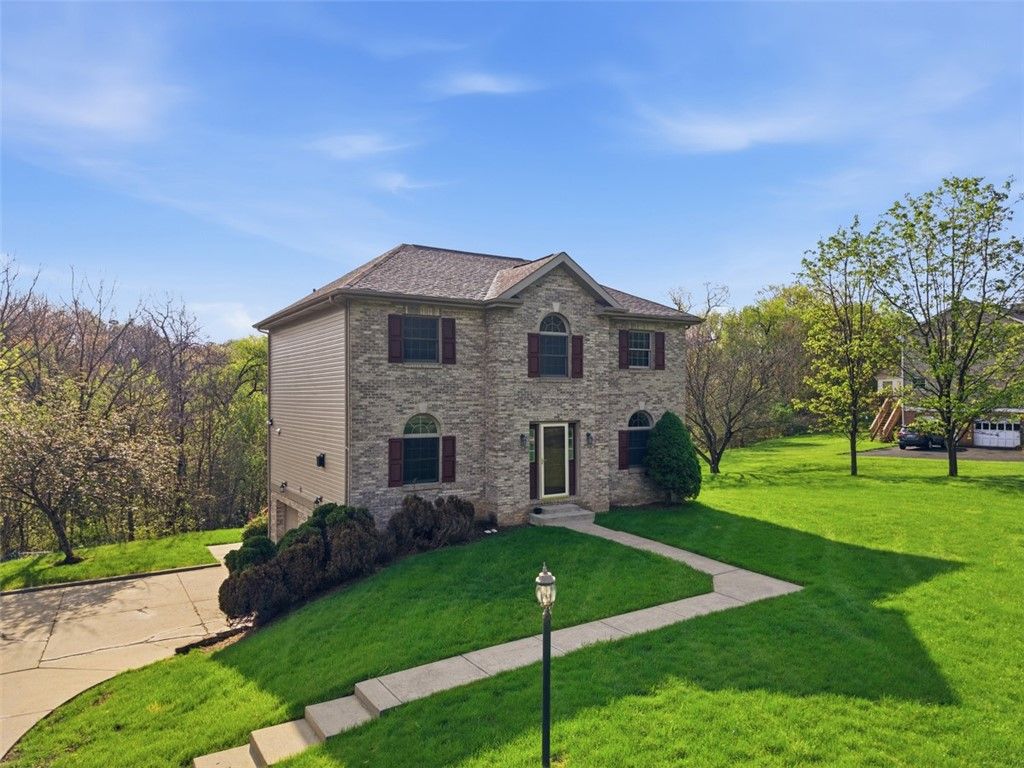 2346 Nicholson Rd, Franklin Park, PA 15143