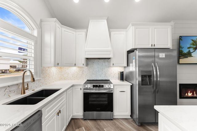 331 Snook Lane, Panama City, FL 32408