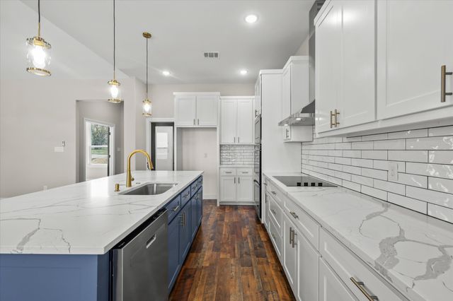 1955 Johnnie Drive, Springtown, TX 76082