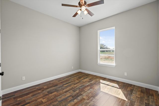 1955 Johnnie Drive, Springtown, TX 76082