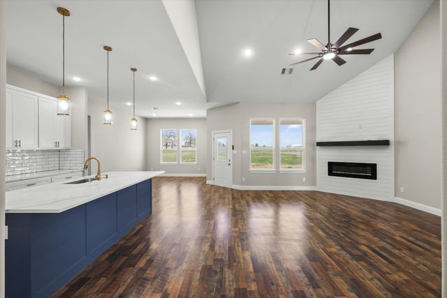 1955 Johnnie Drive, Springtown, TX 76082