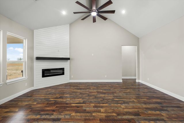 1955 Johnnie Drive, Springtown, TX 76082