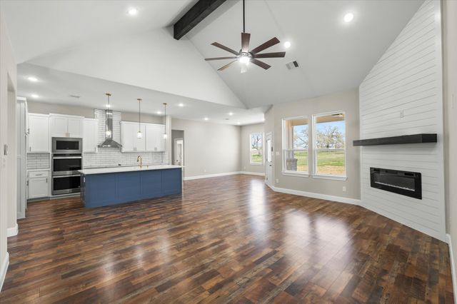 1955 Johnnie Drive, Springtown, TX 76082