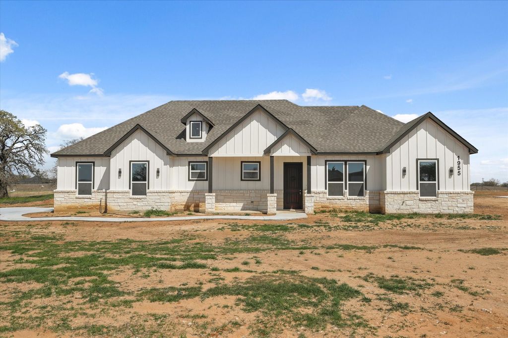 1955 Johnnie Drive, Springtown, TX 76082