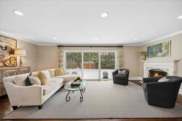 277 Hibbard Road, Winnetka, IL 60093