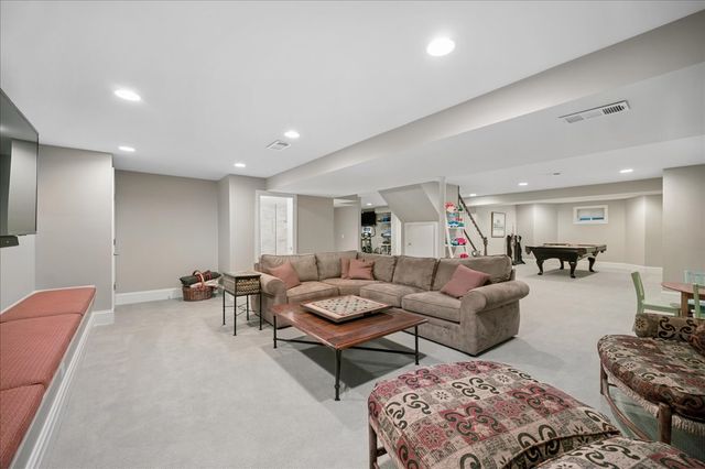 277 Hibbard Road, Winnetka, IL 60093