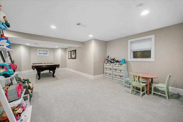 277 Hibbard Road, Winnetka, IL 60093