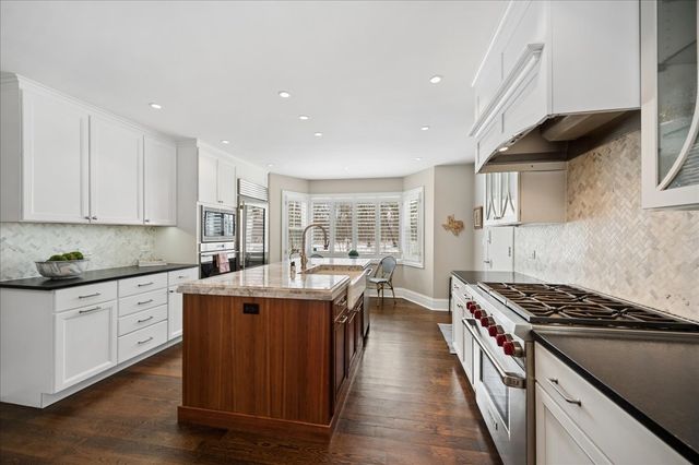 277 Hibbard Road, Winnetka, IL 60093