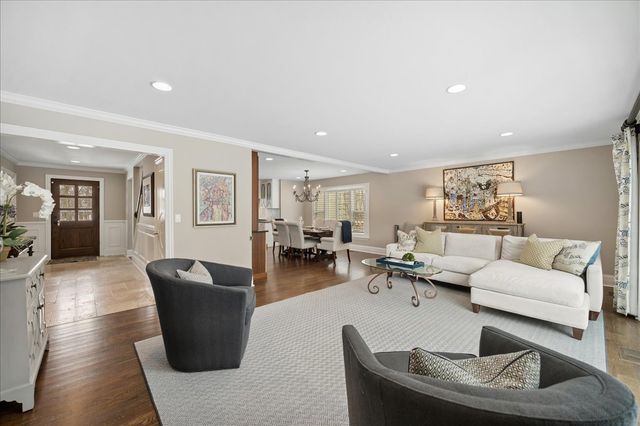 277 Hibbard Road, Winnetka, IL 60093