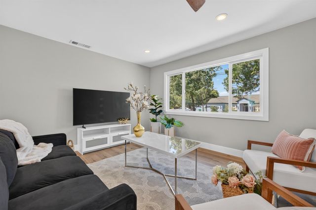 3572 Buena Vista Dr, Shingle Springs, CA 95682