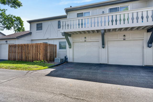 868 Bristol Drive, Barrington, IL 60010