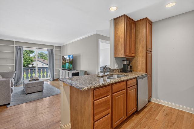 868 Bristol Drive, Barrington, IL 60010