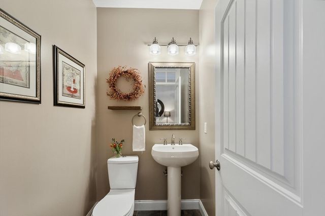 85 Aprils Way, Tewksbury, MA 01876