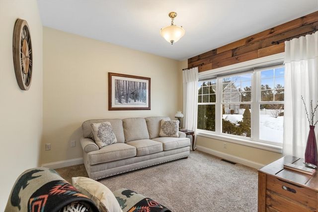 85 Aprils Way, Tewksbury, MA 01876