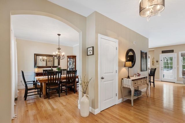 85 Aprils Way, Tewksbury, MA 01876