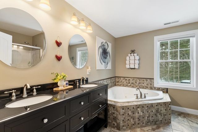 85 Aprils Way, Tewksbury, MA 01876