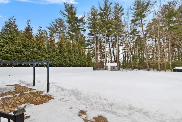85 Aprils Way, Tewksbury, MA 01876