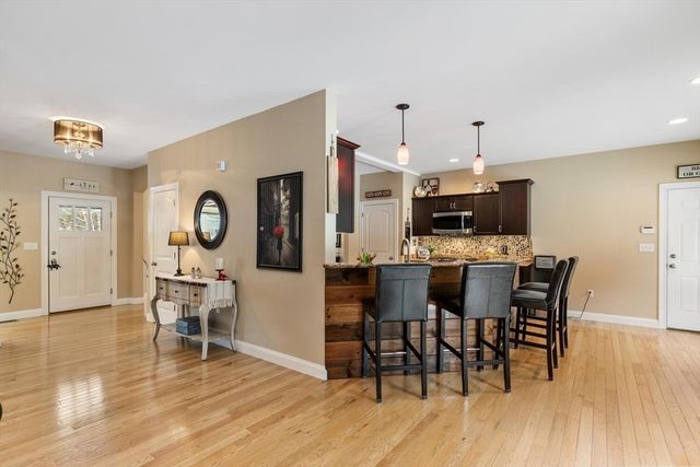 85 Aprils Way, Tewksbury, MA 01876