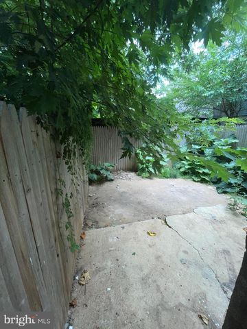 2519 N MUTTER ST, Philadelphia, PA 19133