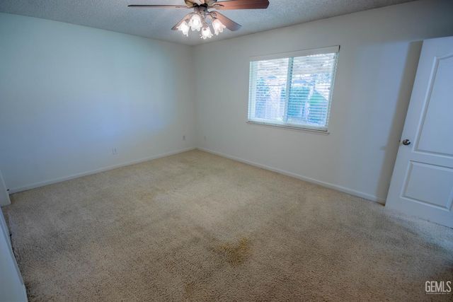 13904 Veracruz Drive, Bakersfield, CA 93314