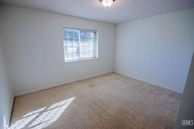 13904 Veracruz Drive, Bakersfield, CA 93314