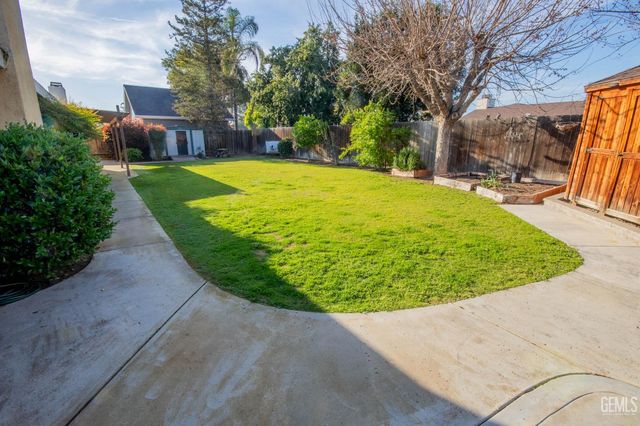 13904 Veracruz Drive, Bakersfield, CA 93314