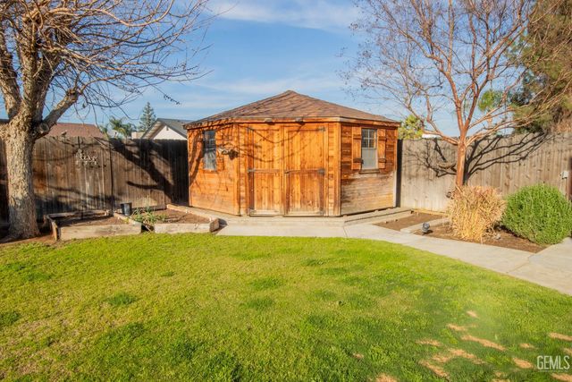 13904 Veracruz Drive, Bakersfield, CA 93314