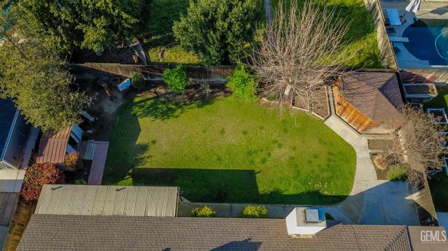 13904 Veracruz Drive, Bakersfield, CA 93314