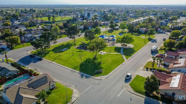 13904 Veracruz Drive, Bakersfield, CA 93314