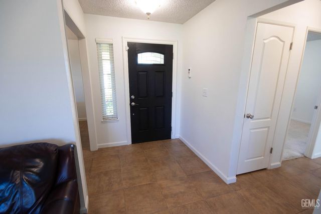 13904 Veracruz Drive, Bakersfield, CA 93314