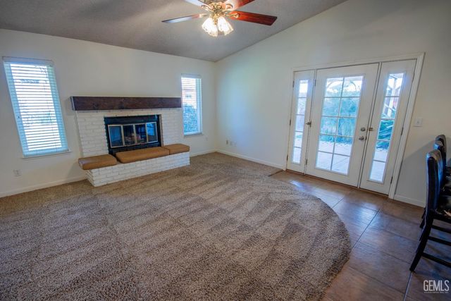 13904 Veracruz Drive, Bakersfield, CA 93314