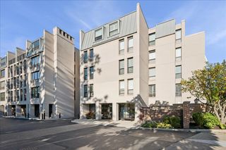 630 Winnetka Mews 402, Winnetka, IL 60093