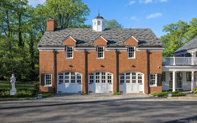 393 Mill River Road, Muttontown, NY 11771