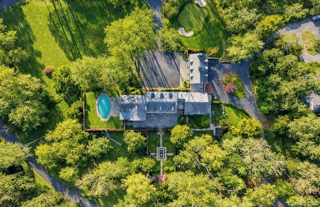 393 Mill River Road, Muttontown, NY 11771